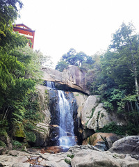 ռNo.60һȻʯܰգεΪ׳ۣ