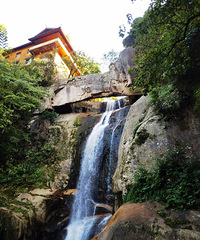 ռNo.60һȻʯܰգεΪ׳ۣ