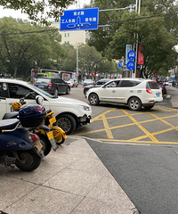 ���������ġ�����ײ�������ˣ����۳���3����