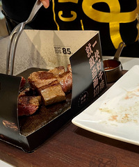 ǿ�ƺ��۵�ʯ��ţ�ǣ�������˿ζ��Ҳ����