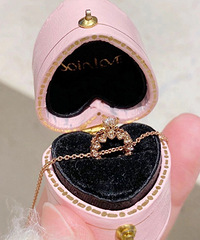 ���ʦס��Ů������