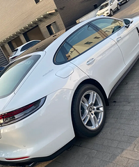 ���������Ǯѡװ����ô��ʱ�������ϵ�logo���Ǻڰ׵�