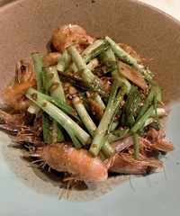 87��δ��GG·���ˣ��Խ����г�����û��Ը��������׵�Ů����