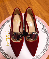 ��Ь��ֻ֪��Jimmy Choo������С�ڻ�ЬƷ���˽�һ��