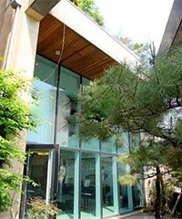 �˼����ζ�Jennie�ĺ�լ