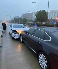 ���������ġ�ӭ��ײ���ˣ��ֶ��֡���ս�����ǵϺ�