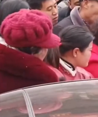 �����ֳ�Ů��Ҫ��6��6�³����з���ĸ��Ǯת��̫����