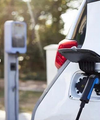 ��ľ���������ϵĵ糵���ѷ���һ�£��������Ҳ���ڿ��ǵ糵