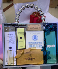 �����ѵ�����յ��İ�����ȫ�Ǽٻ�