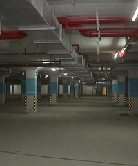 С����ҵ�ϸ�һ��λһ���Ƿ����