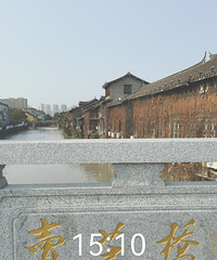 [����]���ҹٺӹŵ���·��ʮ�ﳤ�֣��ľ߽���ˮ��֮����