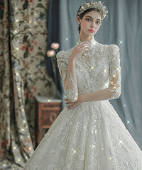 �ͻ����Ź�����Ů����һ�����������еĻ�ɴ