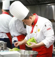 ��ͳ�ʦ9000һ���¹��𣿸о��ɱ��ø�