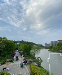 ��Ҫ���������뵺�Աߵ��̵���