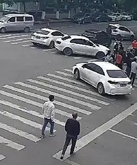 ���գ�ԽҰ����ѹ��ͯ��˾����˵����