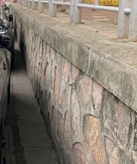 ���������ġ������ѵĳ����෽ͣ���������Ų䵽ǽ