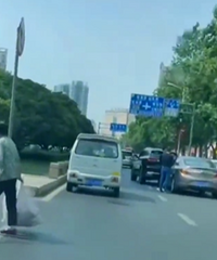 �����¹��ֳ����õľ�ʾ���żܣ����ô���˳������