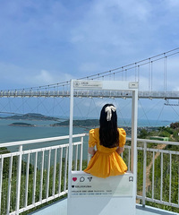 ɽ��֮�ϣ���ɫ���У������Ƚ�����