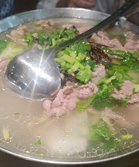 ���Ի���̨��No.64���óԵ�Ҫ�νŵ��ν�ţ��