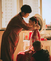 ������ռǡ����ǰҹ����ĸ���Ѹ���װ��ޣ�ͻȻ��Щ�ÿ�