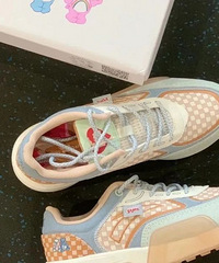 ����������ֵ�������˶�Ь�����ˡ��ô�����ײ��