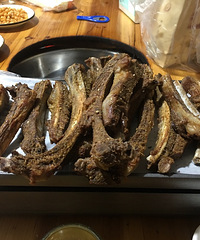 夜市卖羊肉串的说,他开业一个月每晚纯收入基本都在四五千