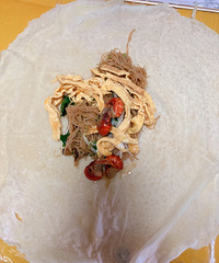 【随手拍】食饼筒里全是硬菜,贝壳、龙虾和卤锁骨