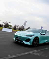 7�����е�9���³��������ڴ�˭��