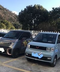 ���ͣ�����E200  �۸�4.7��