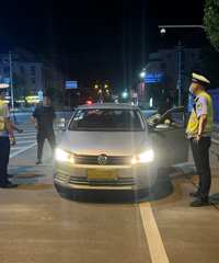 �����ӵܣ���У�������̡�ѧԱ���У������º��󽻾�����һ����