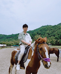 �����׸�¥���У�28��/176cm/����/��ҵ���ʦ