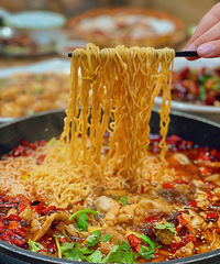 ��������ʳ�ֲݡ�һ�ҿ��ڻ����ϳ������о�С��