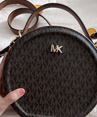 Ů����10ֻ�ճ�ͨ�ڰ����������ҵ�����ѡ��