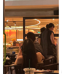 ��������ȥ�ˣ�Ů�����Ϲ������ѣ�Ϊ�˲����Σ�Լ����ҹ��