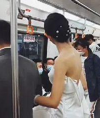 ����һ�����˳˵�����飬���һ����Ц����������