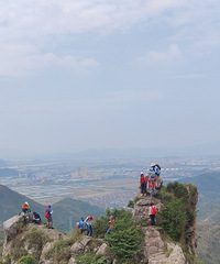 �������ռ�68����¼�����űʼ�ɽ���߽�ʯ�����ߵ�����֮��