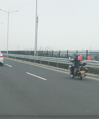 һ��ɽ������ܿ�Ħ�г��𣿿���־�����ǽ��е�