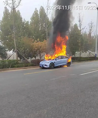 ����ĳƷ�Ƶ糵����·����ȼ�ˣ�����û�������Ա����