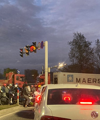 ���߷�綯��������У���������ת��·