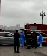 ǰ��Ů�Ӻ���ȡ���Ů˾��׷β��������