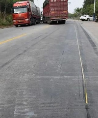 ����ʮ�׵�ɲ��ӡ������ײ���ˣ���С��˲�䡰��Ŀȫ�ǡ�