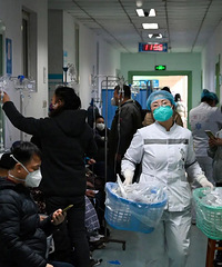 �����ʼ��ߣ������¶ǣ�С�����ICU���ö�̨���˰��ԣ�