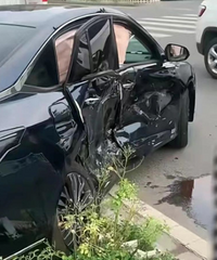 ͣ������Ů��å���ҵĳ�����ǿ��ײ����