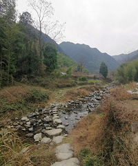 徒步年坑应安山环线,路程7公里景色不错