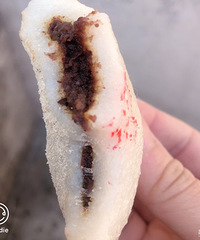 【今天吃什么】桐子叶包里面有缸豆馅,甜甜的