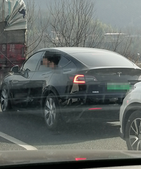 在高速堵车遇新能源车,好想知道他们到底慌不慌