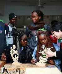 �ޱ���Ů��ѧ�����й�̫���ˣ����ý�ѧ��ȥ��ʮ������������