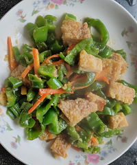 【今天吃什么】鸡排炒青椒
