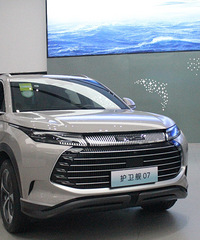 【到店实拍】20万级中型SUV比亚迪护卫舰07,车身够大,8.5s破百