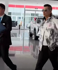 ����׿����4S�����³�������Ԫ���ף��Լݶ�ʮ�������������